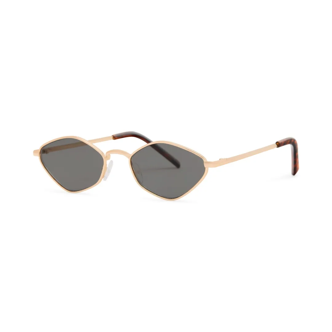 Gros plan des lunettes de soleil URBN Eyewear Diamond Gold Gaze, mettant en évidence la monture dorée, les verres verts et le design géométrique distinctif